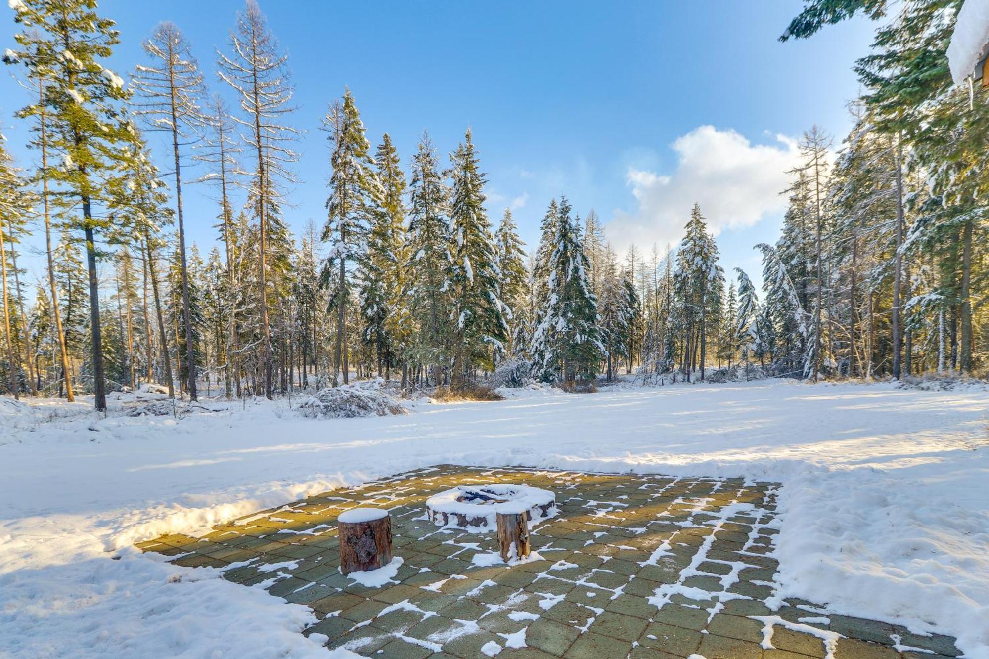 Columbia Falls Private Retreat Pool Table And Deck! Luaran gambar